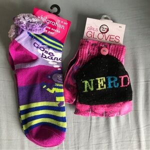 NWT Xhilaration Bundle of monkey socks and flip over gloves